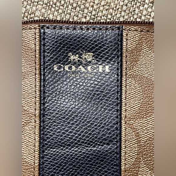 Coach Corner Zip Wristlet In Signature Canvas In Khaki/Black - Picture 7 of 9